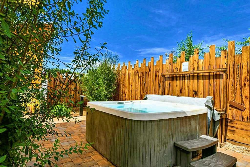 Downtown Kokopelli West 8 - Newly Remodeled Stylish Studio Moab Luaran gambar